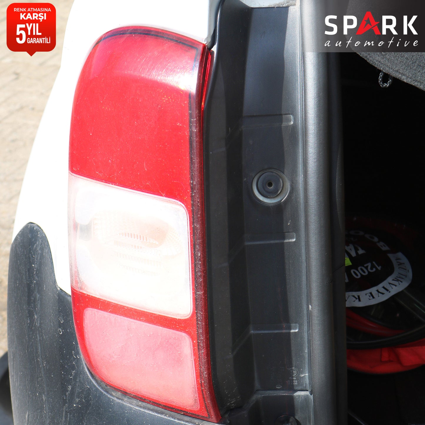 Dacia Duster 2010-2017 Yıl Aralığı Uyumlu Bagaj Koruma Eşiği 3 Parça