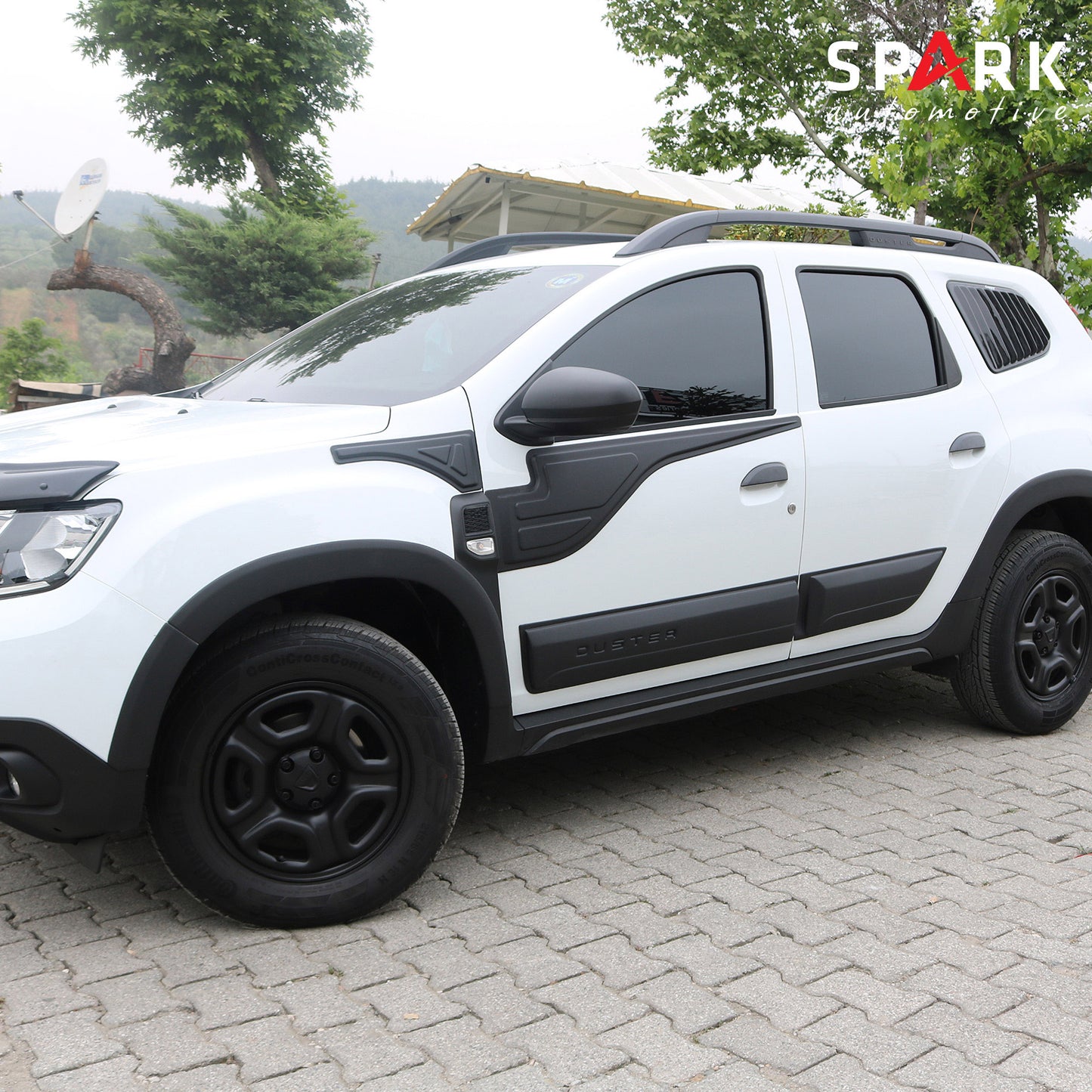 Dacia Duster 2018-2024 Yıl Aralığı Uyumlu Yarasa Kapı Kaplama 4 Parça