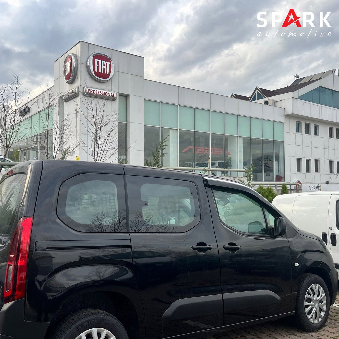 Fiat Doblo 2023- Yılı ve Sonrası Uyumlu Cam Rüzgarlığı 2 Parça