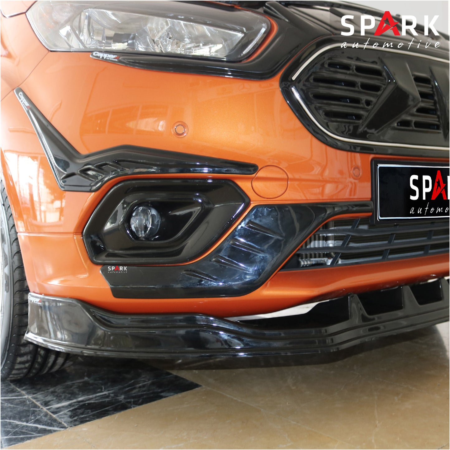 Ford Courier 2018-2023 Yıl Aralığı Uyumlu Sis Farı Çerçevesi 2 Parça