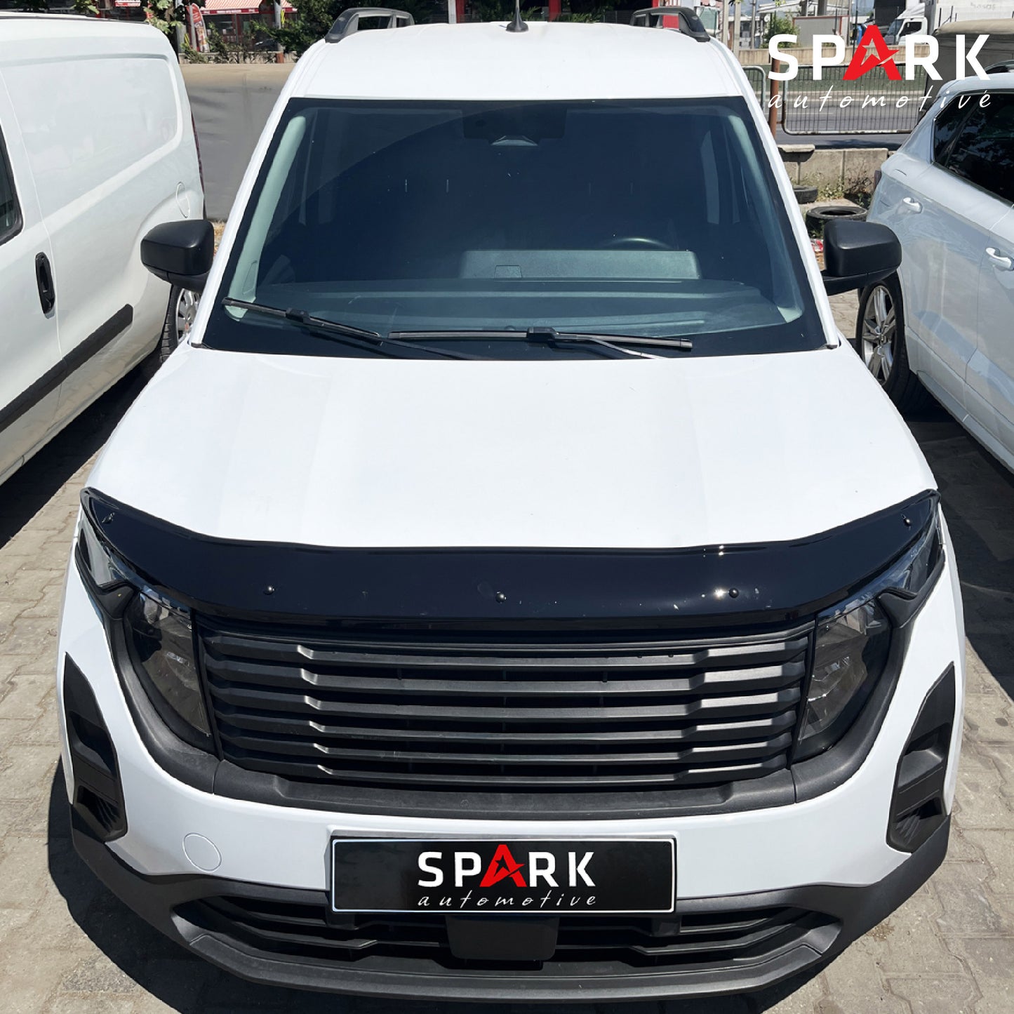 Ford Courier 2023- Yılı ve Sonrası Uyumlu Kaput Rüzgarlığı 3mm