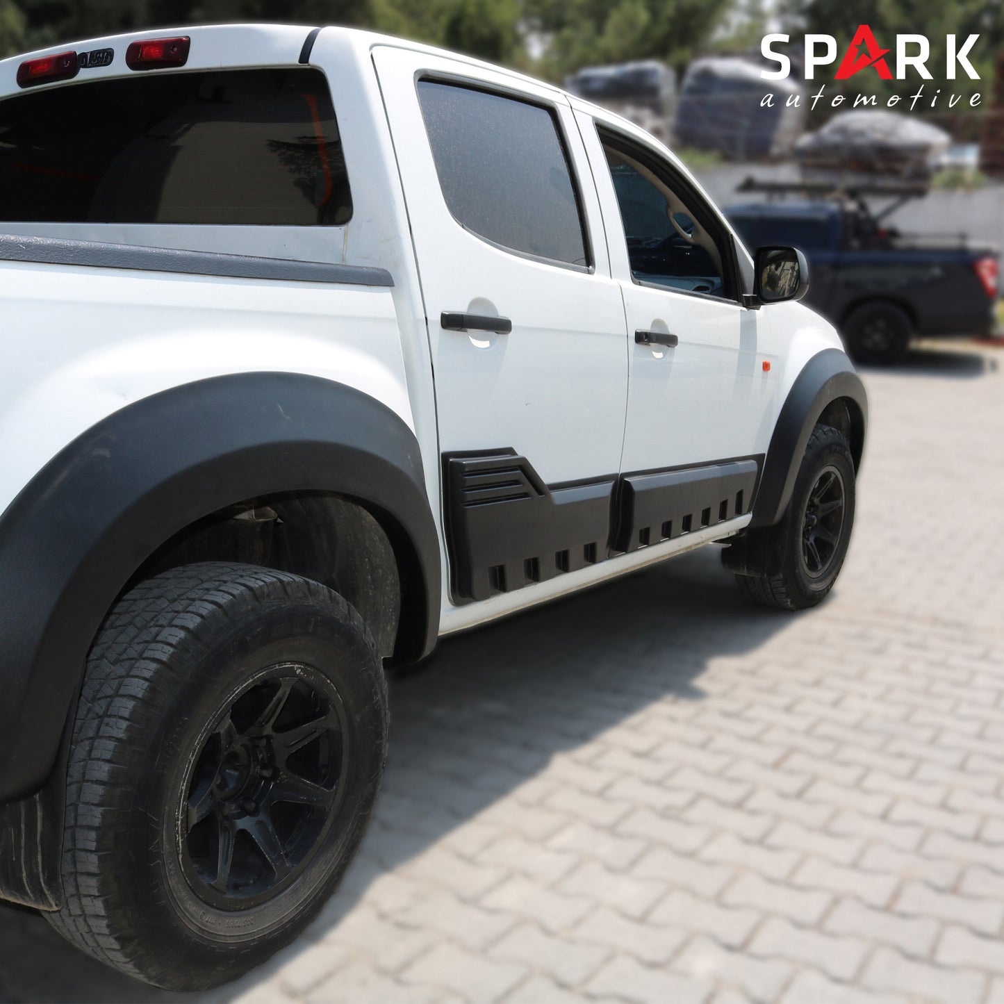 Isuzu D-Max 2017-2019 Yıl Aralığı Uyumlu Kapı Dodik 4 Parça