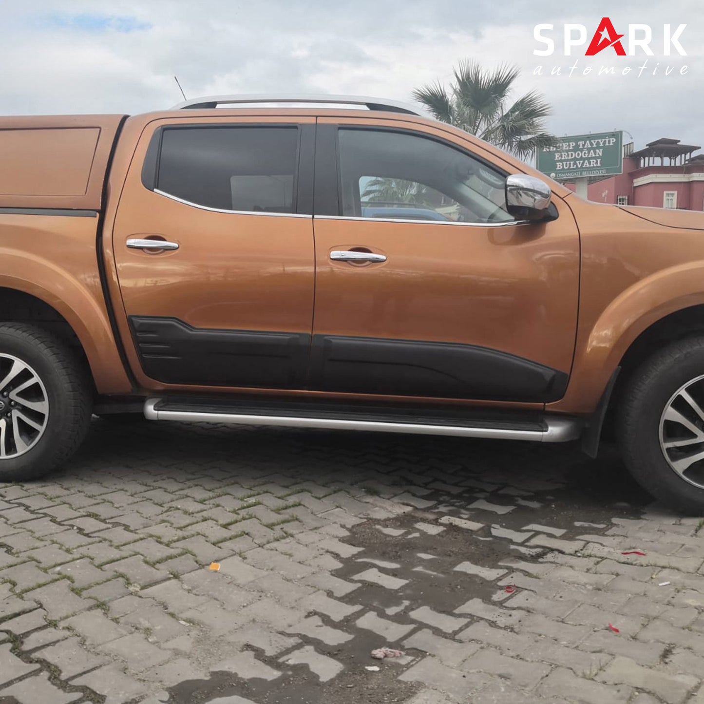 Nissan Navara 2016-2021 Yıl Aralığı Uyumlu Set 4 Prç. Kapı Kaplama Dodik