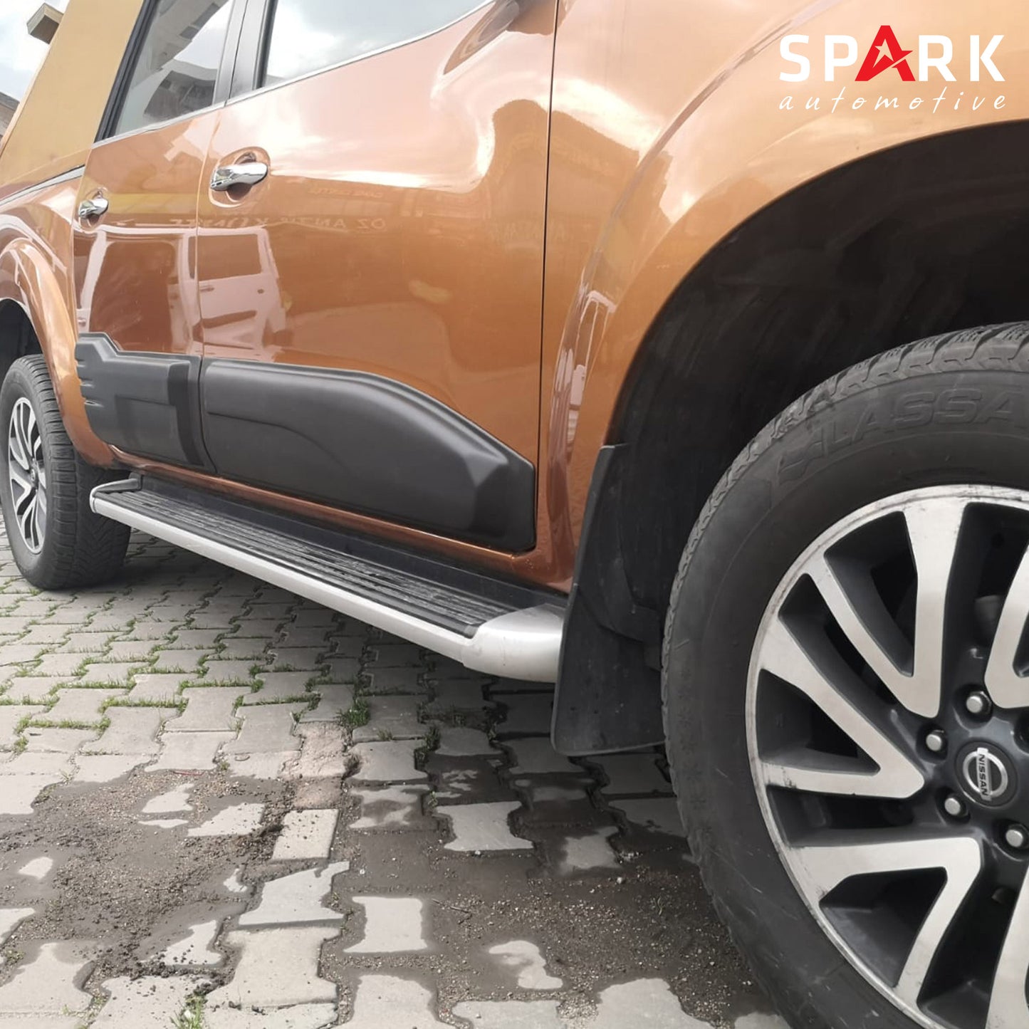 Nissan Navara 2016-2021 Yıl Aralığı Uyumlu Set 4 Prç. Kapı Kaplama Dodik