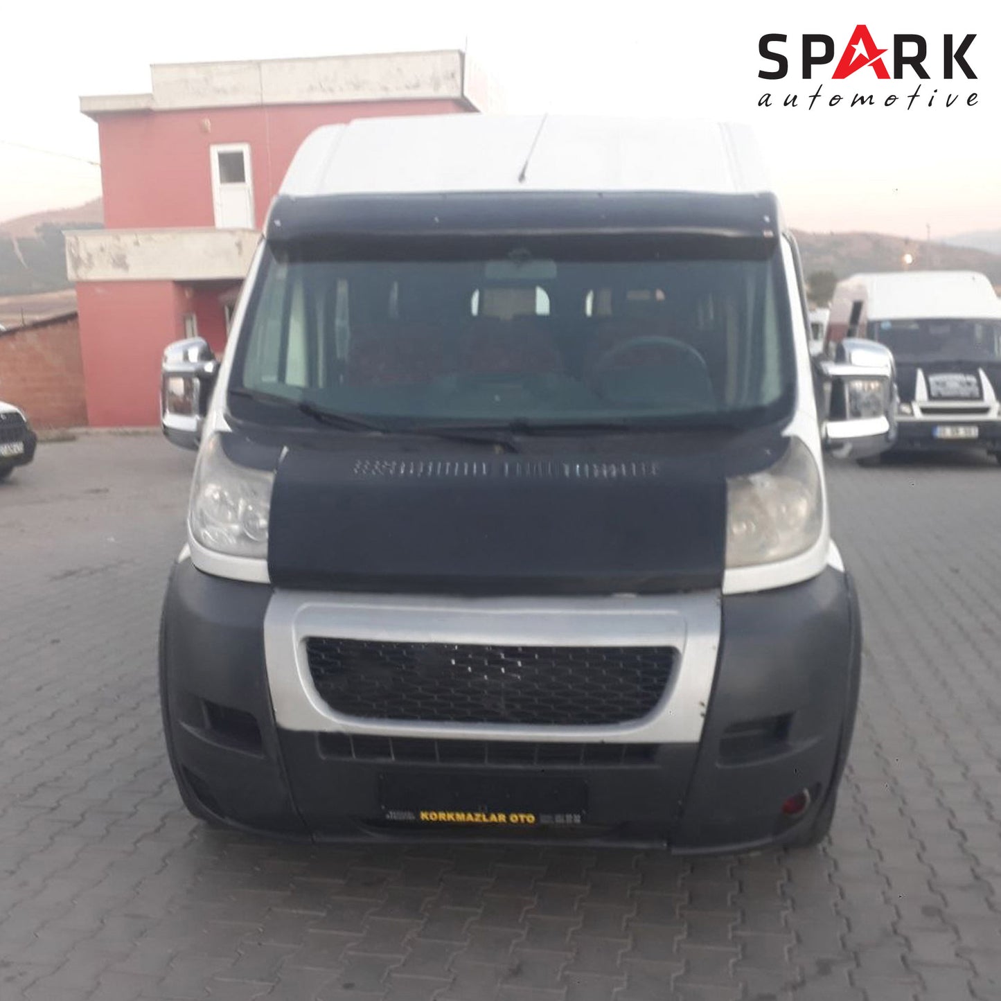 Peugeot Boxer 2006-2014 Yıl Aralığı Uyumlu Ön Cam Güneşlik
