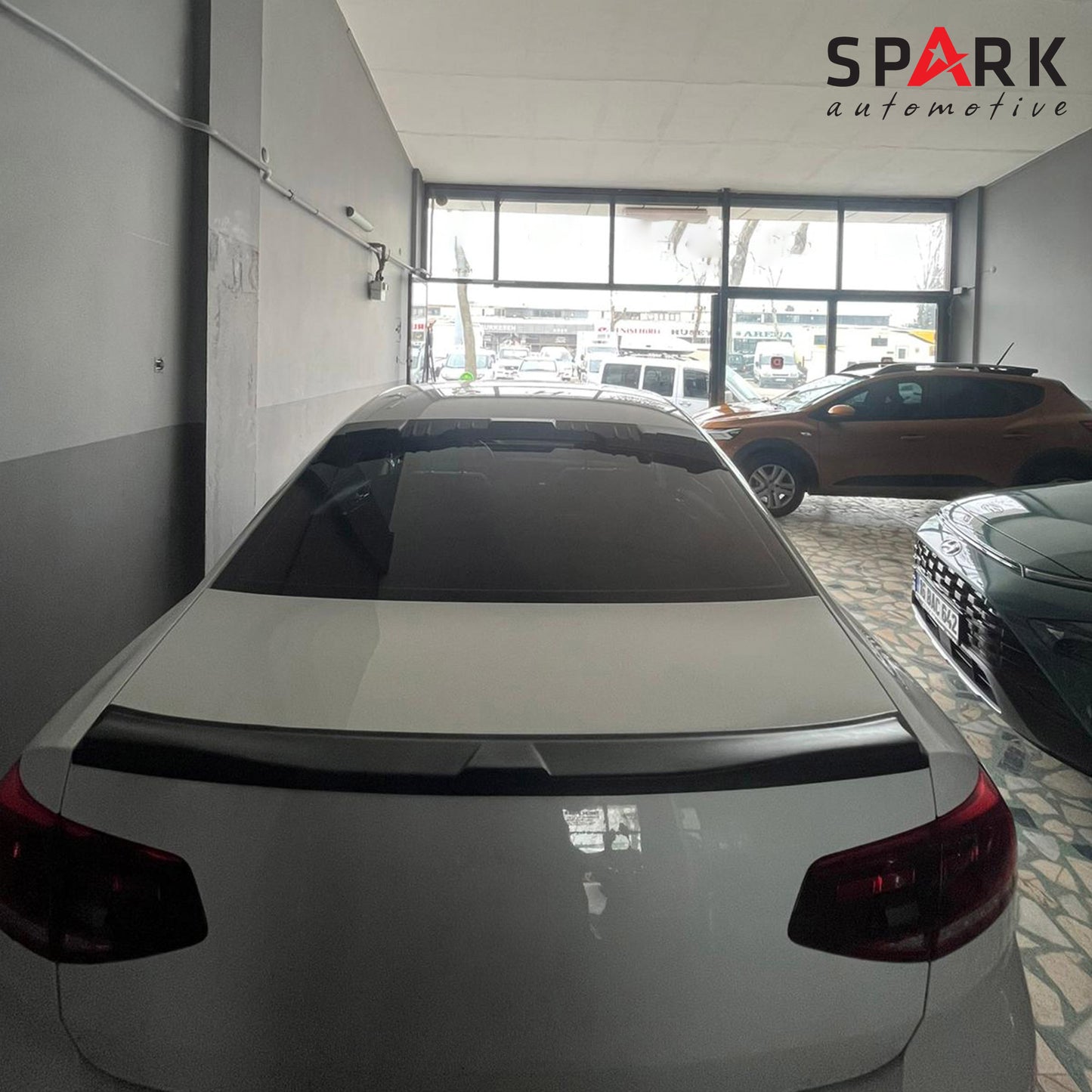 Volkswagen Passat 2015- Yılı ve Sonrası Uyumlu Arka Cam Spoyler