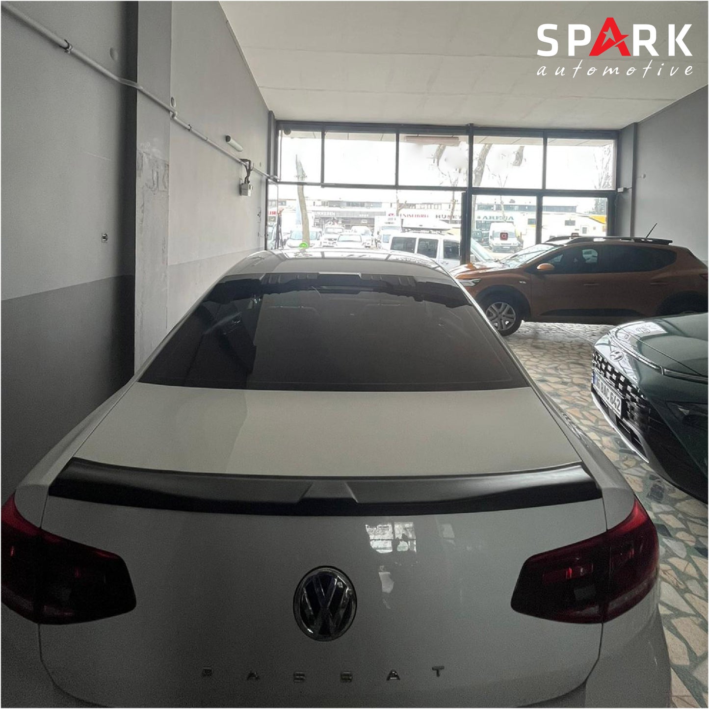 Volkswagen Passat 2015- Yılı ve Sonrası Uyumlu Arka Bagaj Üstü Spoyler